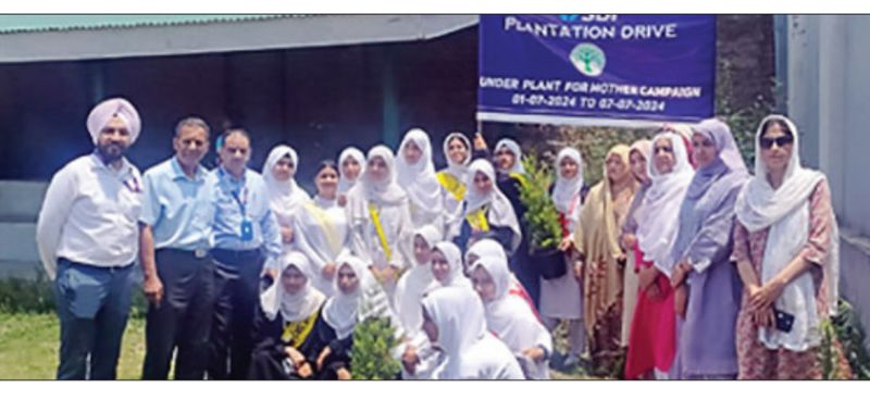 SBI marks 215th Anniversary with plantation drive