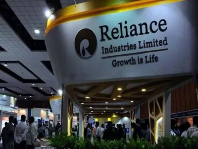 reliance industries registers 11 5   revenue growth during q1