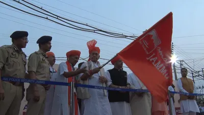 amarnath yatra  first batch of pilgrims leaves jammu amid tight security