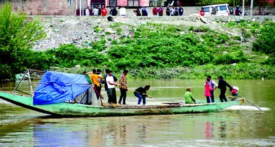 boat tragedy   no trace of missing trio  search continues