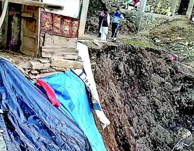 heavy rainfall damages several houses at loran