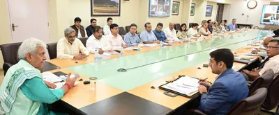 lg’s mulaqaat  sinha directs officials to address grievances on fast track basis