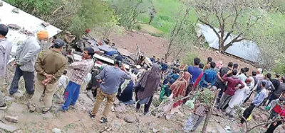 11 injured in poonch road mishap