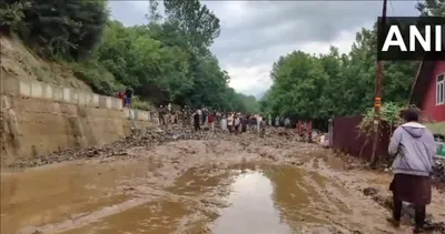 kangan flash floods  traffic movement partially restored on srinagar leh highway  restoration work underway 