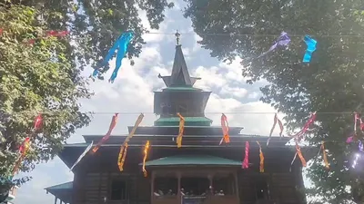  khoja digar  prayers offered at the shrine of naqshband sahab  ra  in srinagar