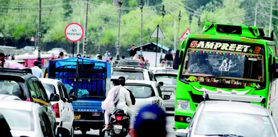 travelling on boulevard road turns into nightmare for commuters