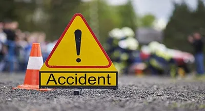 two minors grievously injured as vehicle collide head on in srinagar