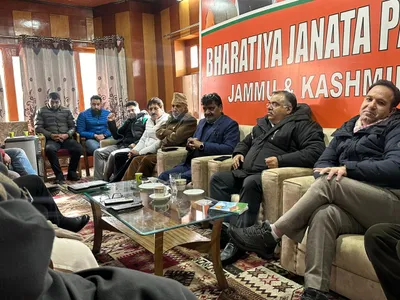 tarun chugh holds meeting with kashmir province leaders  discusses upcoming ls polls