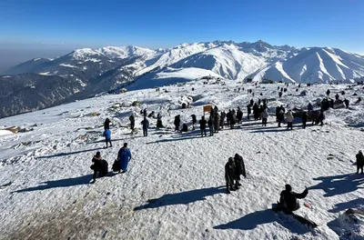 gulmarg  pahalgam sold out ahead of christmas  new year’s eve  secy tourism