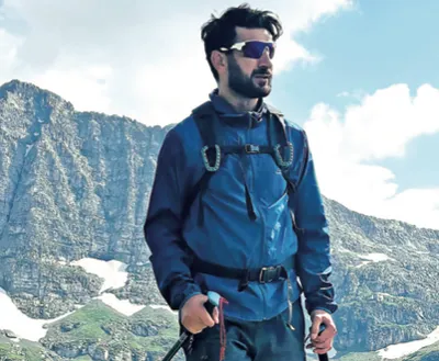 zeeshan altaf completes trek of 100 high altitude lakes in j k