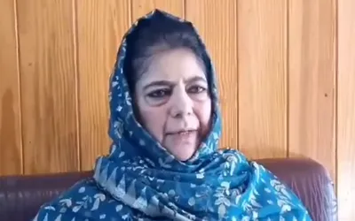 mehbooba condoles with mirwaiz