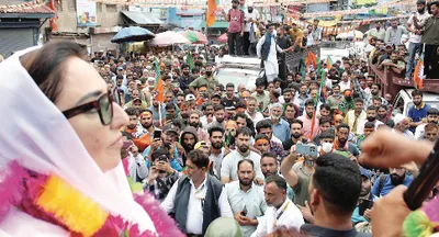 dr andrabi leads bjp’s road show in shopian