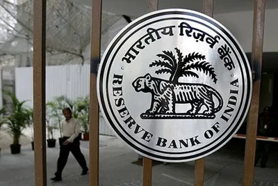 rbi extends deadline to exchange rs 2 000 banknotes till october 7