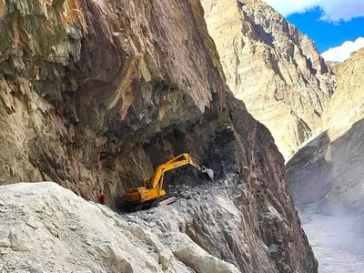 bro connects strategic nimmu padam darcha road in ladakh