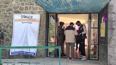 first time voters make a beeline in anantnag  kulgam