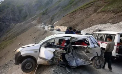 2 teachers die  2 minors injured in reasi accident