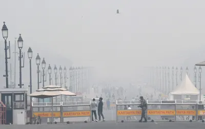 shrouded in thick smog  delhi gasps for air