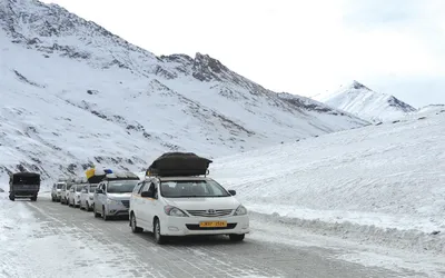 perilous pass    20 km zojila stretch lacks important safety measures