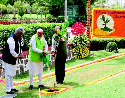 pm modi launches ‘ek ped maa ke naam’ campaign on world environment day