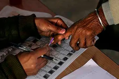 lok sabha elections  24 87 pc voter turnout recorded till 11 am  west bengal records highest  j k lowest