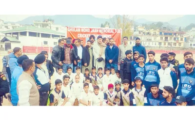 farooq abdullah inaugurates t 20 cricket tournament in poonch