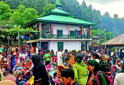 over 1 lakh devotees attend baba nagri urs
