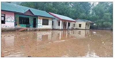 torrential rains spark flood like situation in kangan  pulwama