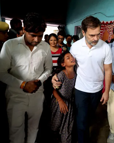 congress mp rahul gandhi meets kin of hathras stampede victims  assures all possible help