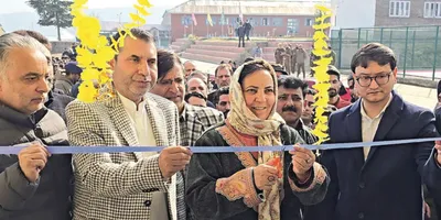 sakina itoo  farooq shah review developmental projects in gulmarg