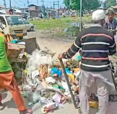 sopore residents suffer due to roadside dumping of garbage