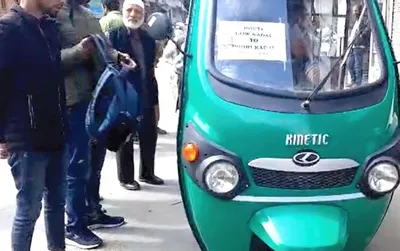 commuters feel the pinch in baramulla due to overcharging by e autos