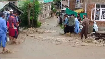 cloudburst hits achgooza village in pulwama