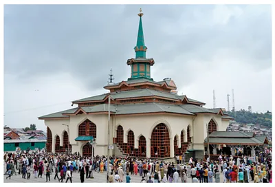 charar e sharif shrine reverberates with prayers for rain amid blistering heatwave