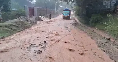 high probability of heavy showers  cloudbursts at some places of kashmir for next 24hrs  weather man