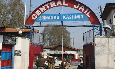 scuffle breaks out between two groups of inmates in srinagar jail