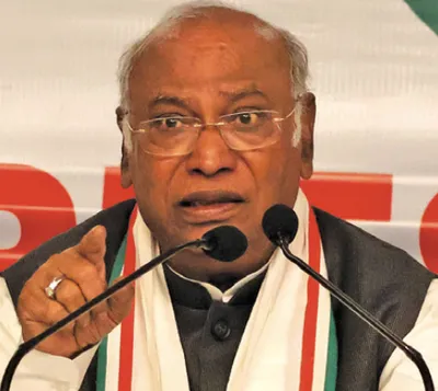 kharge dissolves pcc in cong ruled himachal