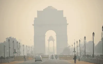 delhi s air quality plummets to very poor level on diwali eve