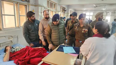 igp kashmir visits injured civilians of srinagar grenade attack