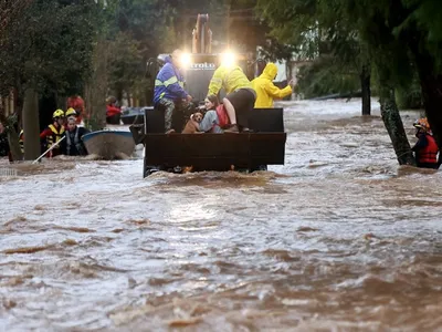 deadly landslide in papua new guinea kills over 100 people