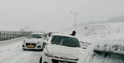 kashmir parts receive snowfall