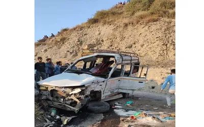 4 dead  10 injured in karnah accident