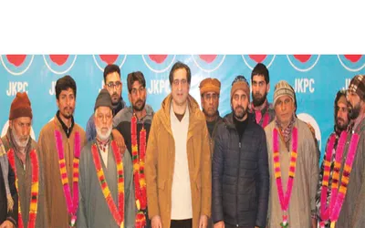 sajad lone welcomes new entrants in peoples conference