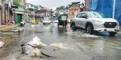 amid rains  defunct drains cause waterlogging in srinagar areas