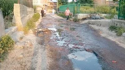 dilapidated bachi darwaza islamia college road irks residents