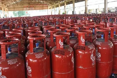 in respite for people amid ls polls  prices of commercial lpg cylinders slashed by rs 19