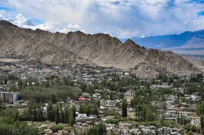 dry weather keeps srinagar leh nh open for traffic