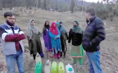 sopore residents hold protest over water shortage