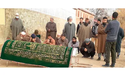 lonely death of a man   an old age home in bandipora gives dignity to forgotten but dear soul