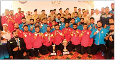 adgp vijay kumar felicitates j k police centre sports teams