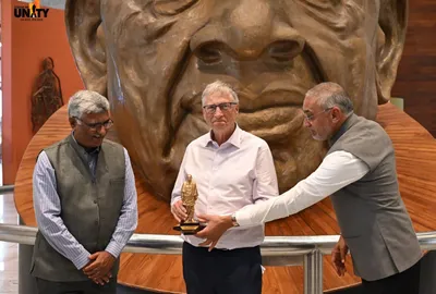 bill gates visits statue of unity  calls it  engineering marvel   pm modi appreciates